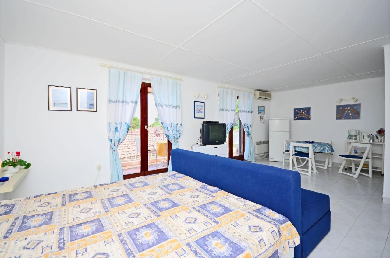 Banjol Apartment Dubravka מראה חיצוני תמונה