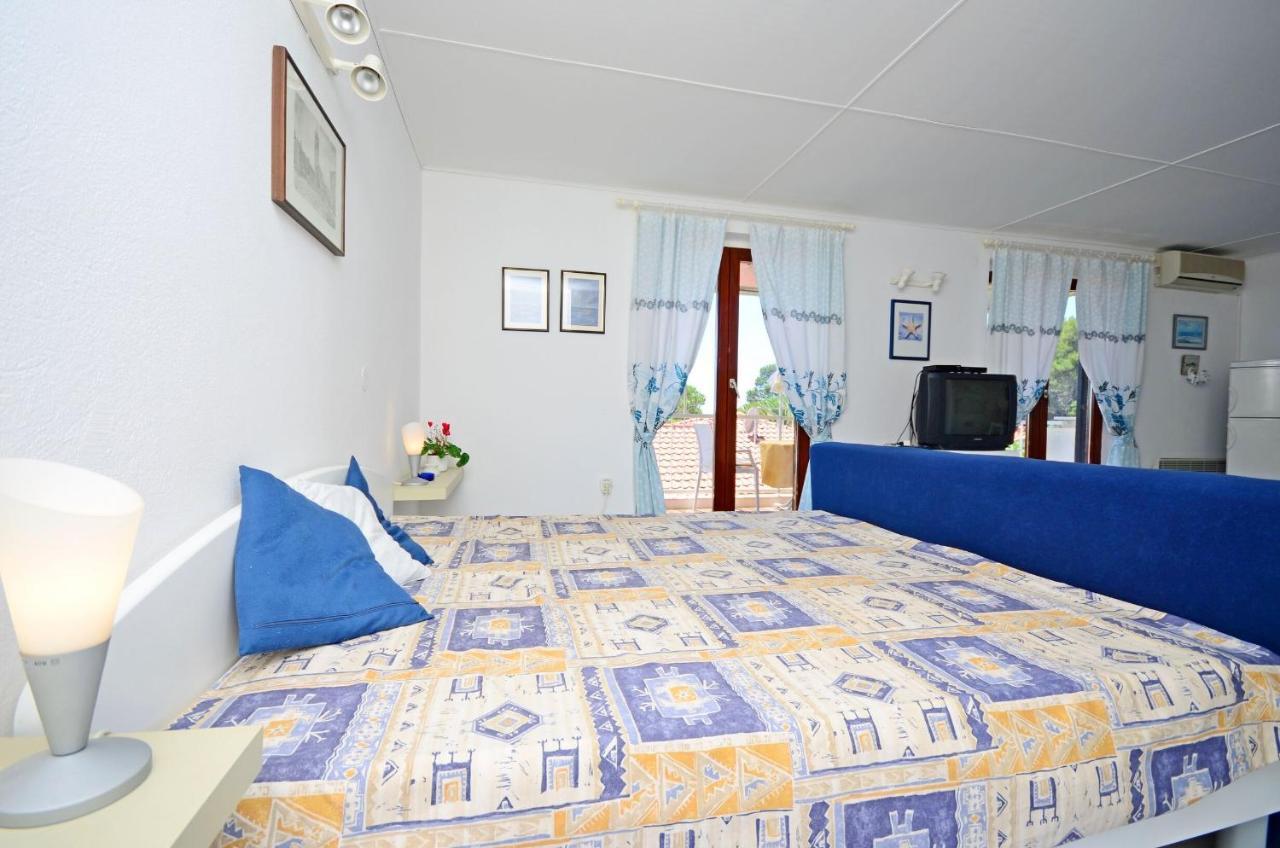 Banjol Apartment Dubravka מראה חיצוני תמונה